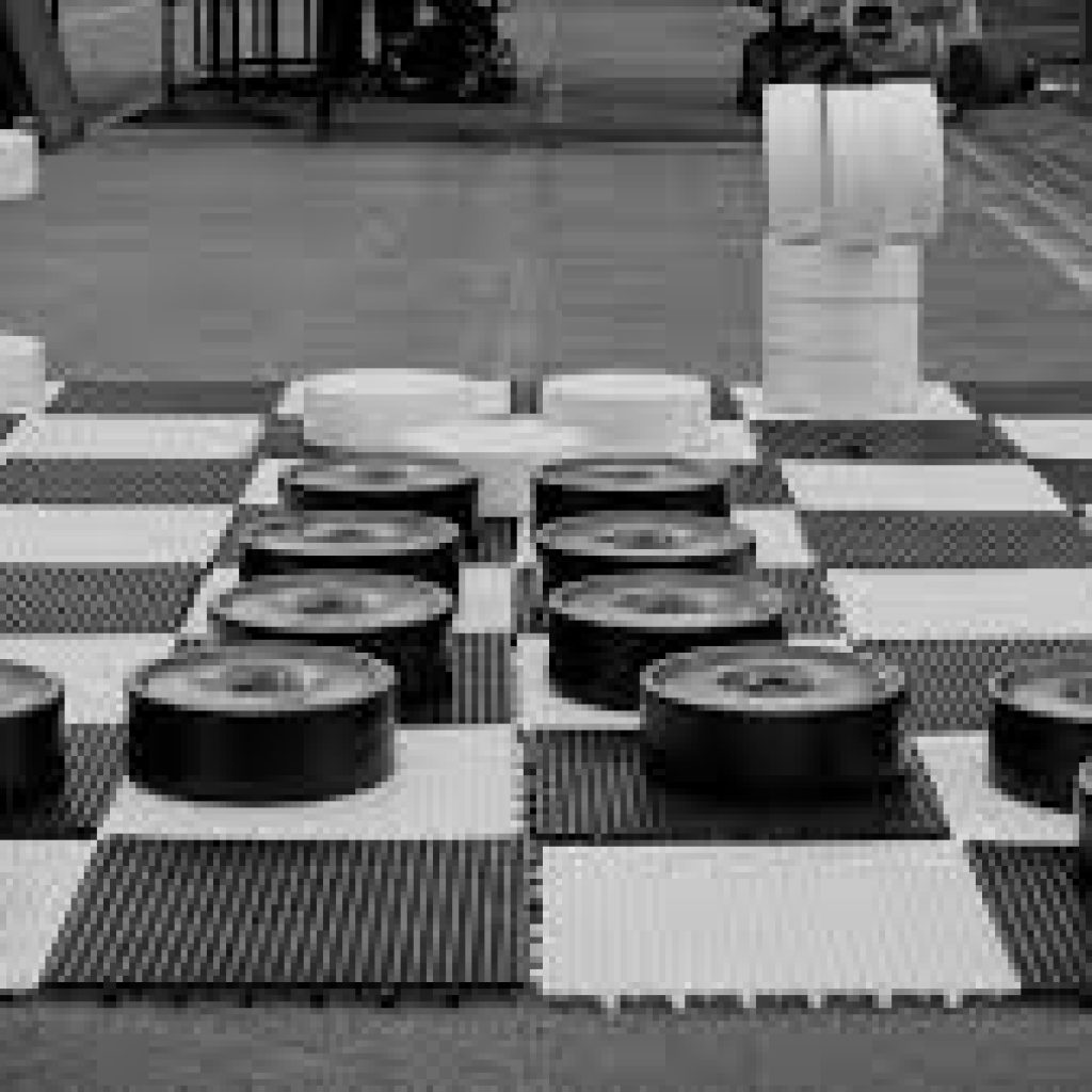giant checkers