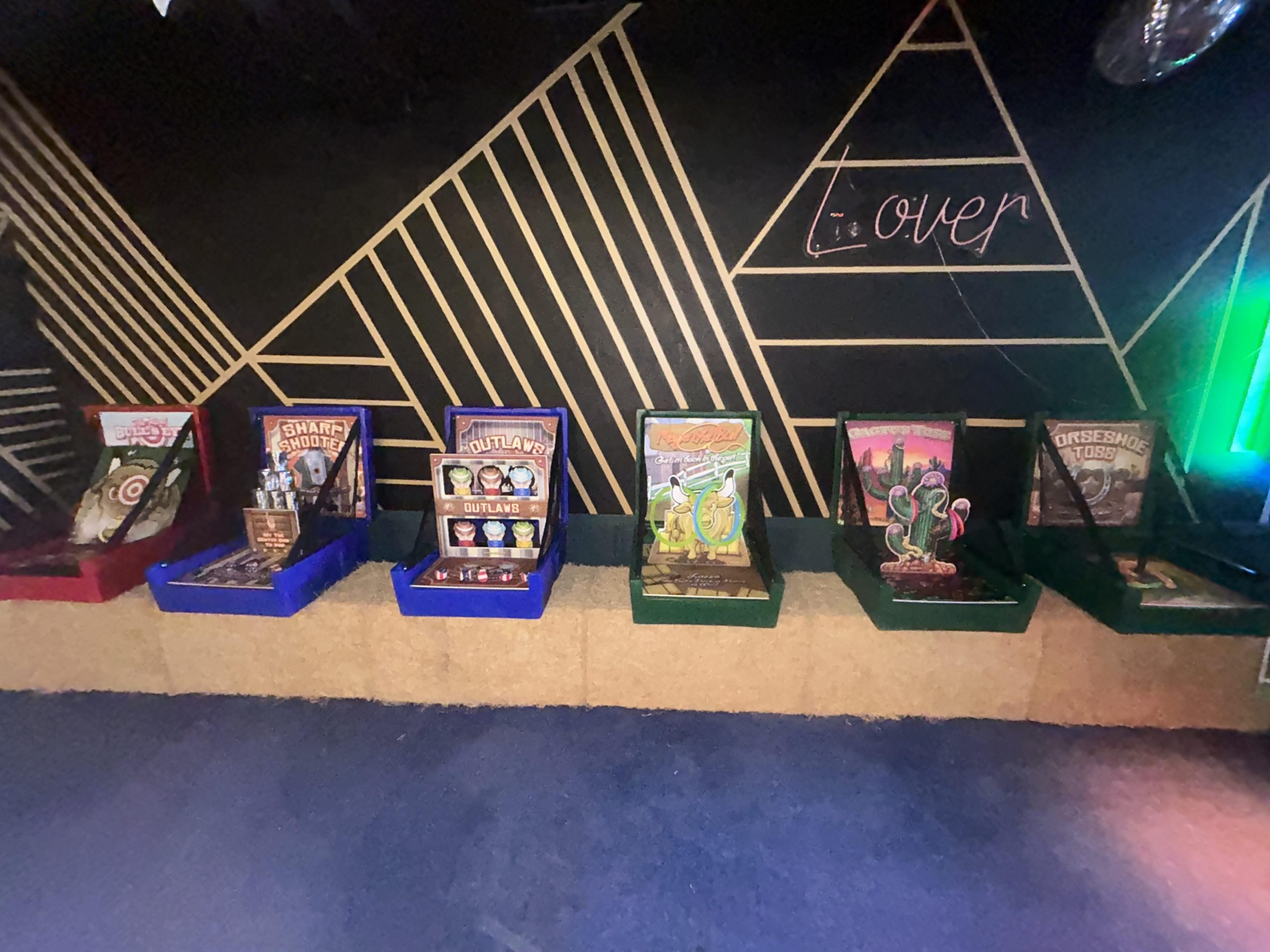 6 VIP WESTERN CASE GAMES